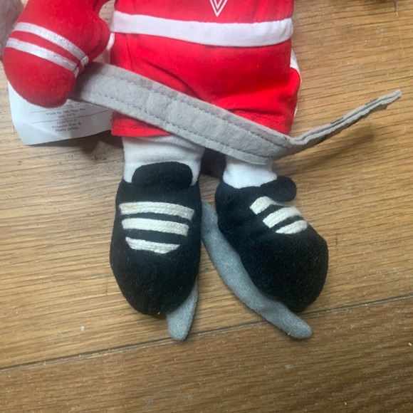 NWT The Disney Store Hockey Mickey Mouse Beanbag Toy - Picture 3 of 11